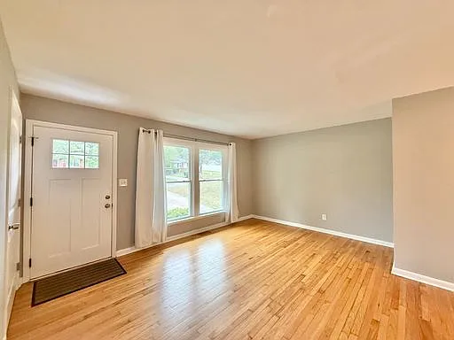 2809 Newark Dr — Photo 3