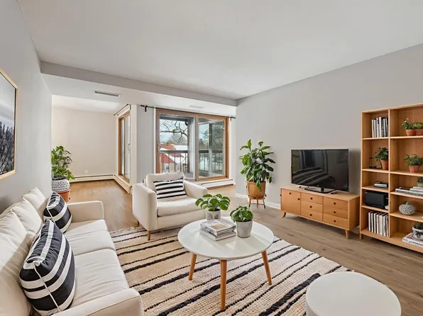 5200 South Tuckaway BOULEVARD #250c, Greenfield, WI 53221