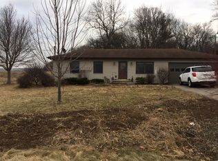 29060 Moose Range Rd, Genoa, IL 60135