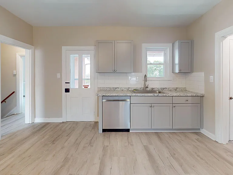 602 Arch St #B — Photo 13