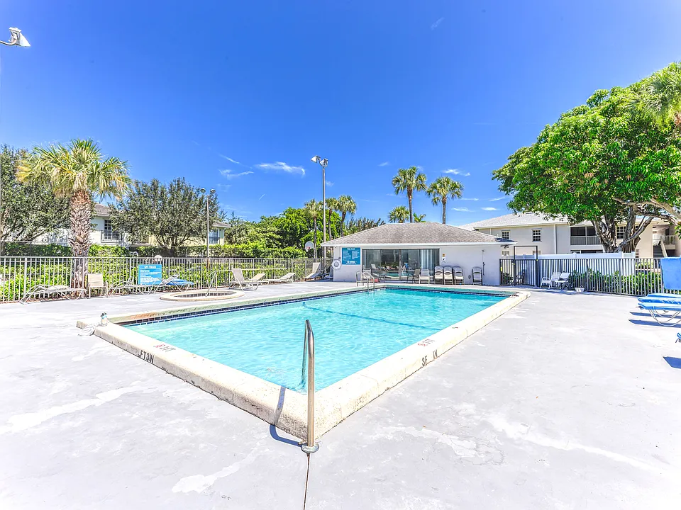 Delray Place Apartments