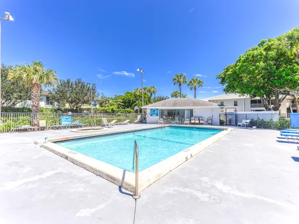 Delray Place Apartments