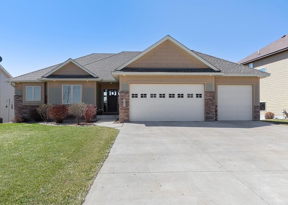 1st image of 1007 Heritage Trl NE