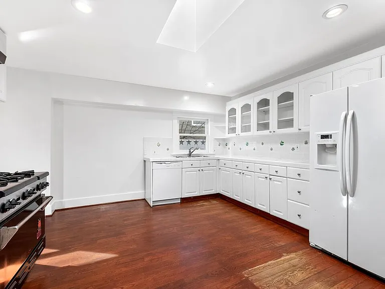 915 Palms Blvd — Photo 14