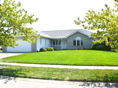 182 Summerhill Dr, Dyer, IN, 46311