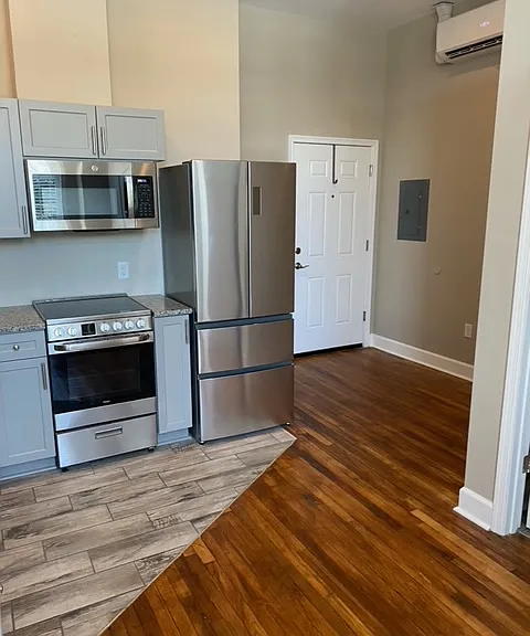 5 S Center St #202 — Photo 2