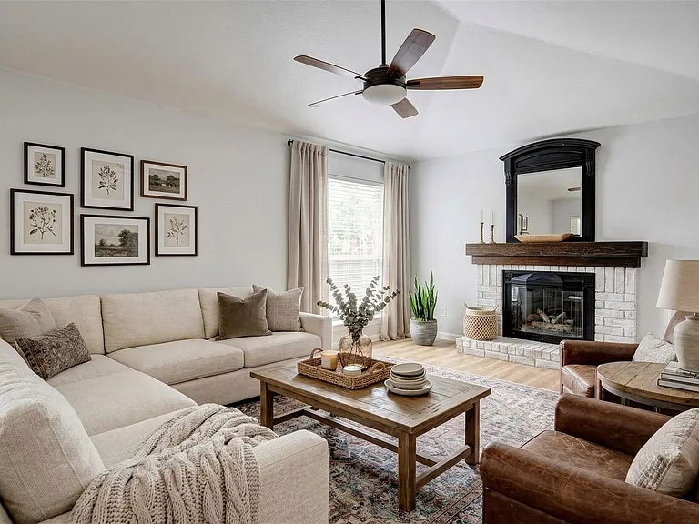 18506 Glen Briar Ln — Photo 4