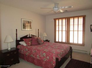 490 Spruce Dr, Tannersville, PA 18372