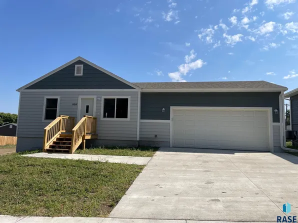 808 S Sneve Ave, Sioux Falls, SD 57103