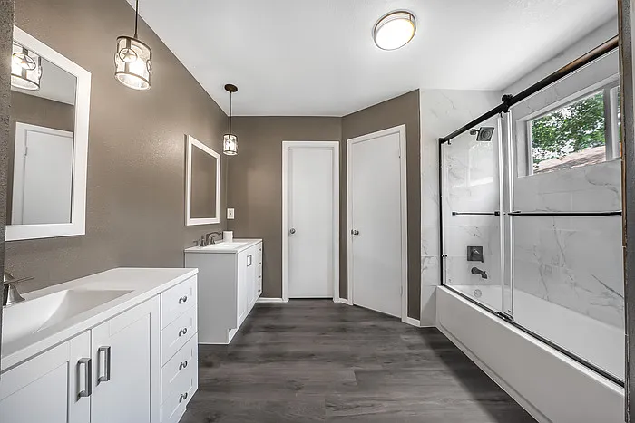 4209 Harcourt Dr — Photo 3