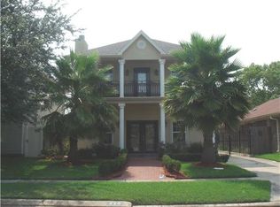 920 Ridgewood Dr, Metairie, LA 70001