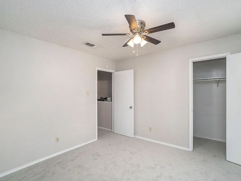 3301 Aurora St #B — Photo 13