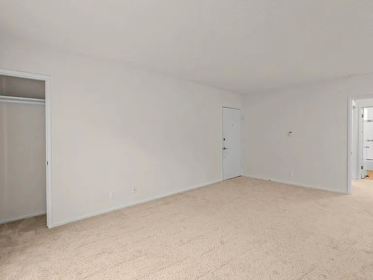1226 McClellan Dr #12 — Photo 7