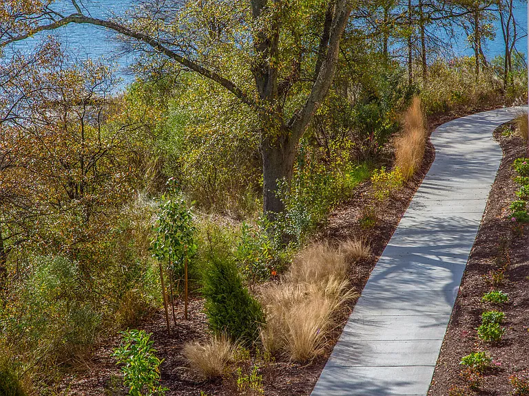 Covepointe at the Landings — Photo 9
