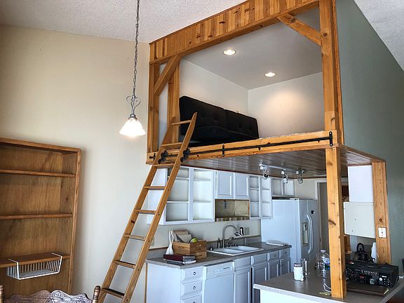 2nd image of 1149 E Sandpiper Dr Unit 212