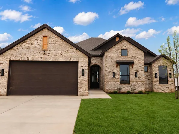 411 Essex Ln, Wolfforth, TX 79382