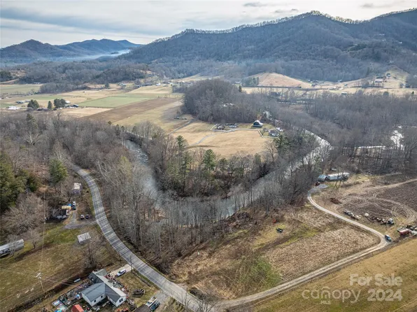 19 Terry Ellis Ln, Canton, NC 28716