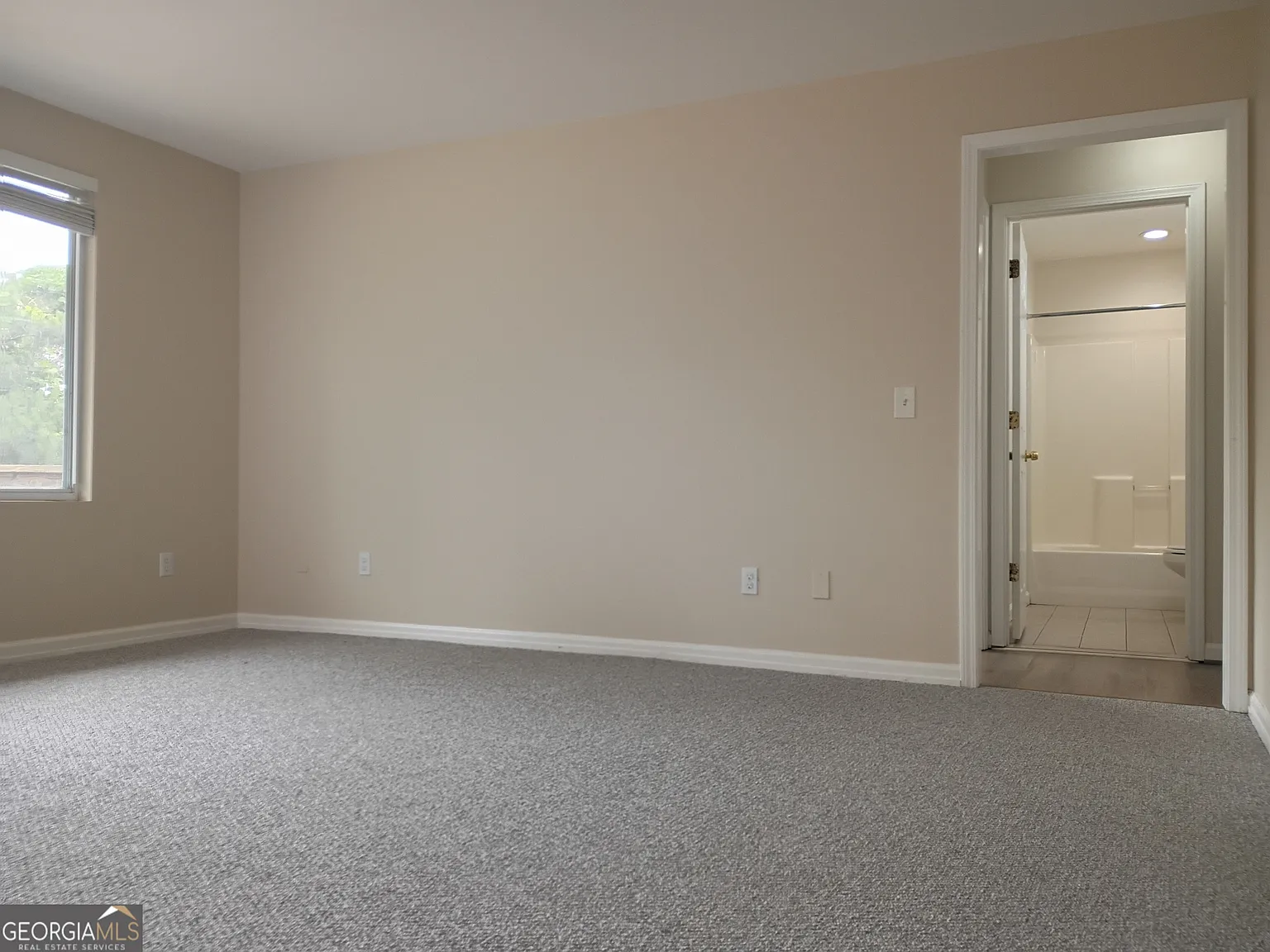 2 bed, 1.0 bath, 1000 sqft, $1,400 — Photo 4