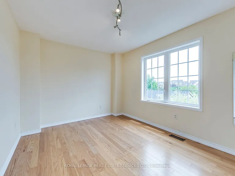 204 Roxton Rd — Photo 21
