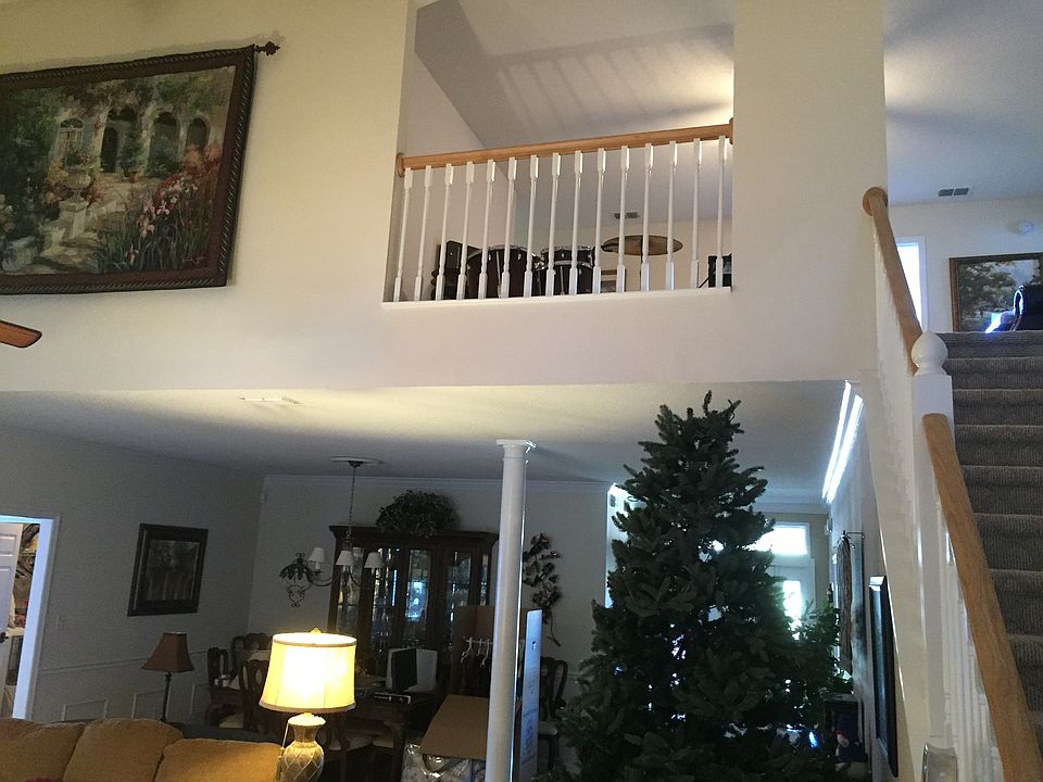 1st image of 3327 Lake Run Dr