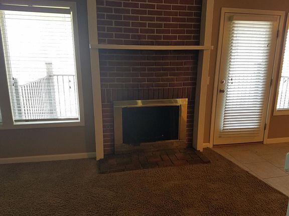 Gas fireplace