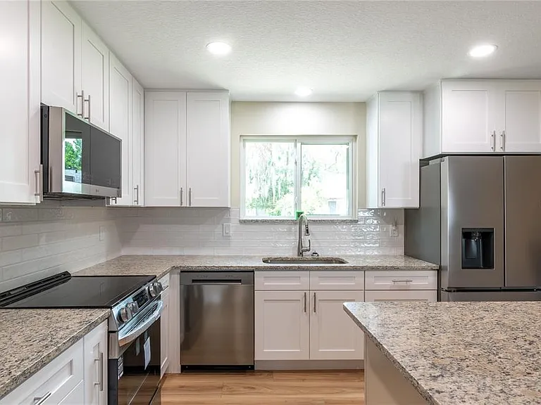 10886 SW 90th Ter — Photo 5
