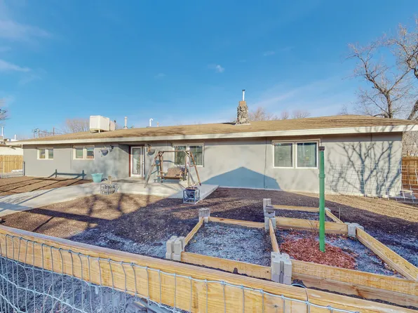 2407 Shasta Rd SW, Albuquerque, NM 87105