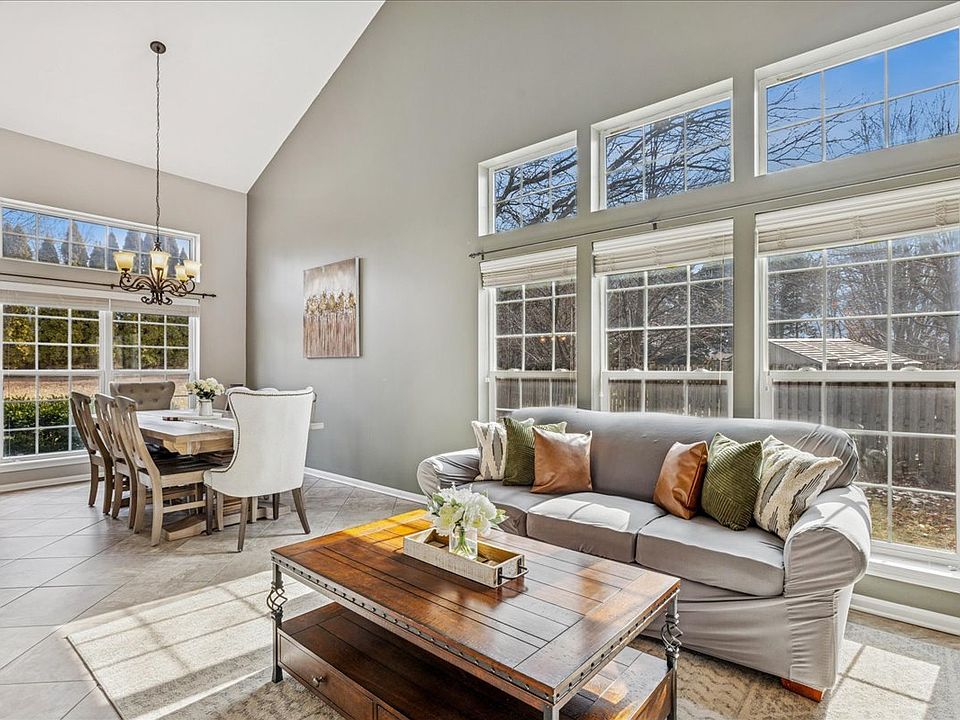 6 Morningside Ct, Lake In The Hills, IL 60156 | Zillow