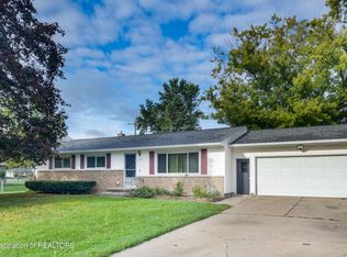 706 Arbor Vitae Dr, Lansing, MI 48917