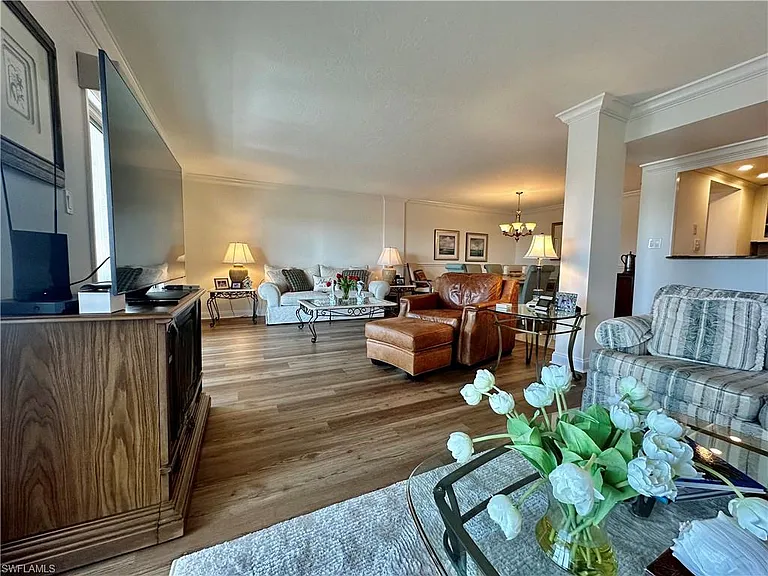 555 Park Shore Dr #B-403 — Photo 15