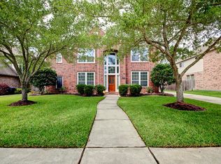 877 Pebblebank Ln, League City, TX 77573