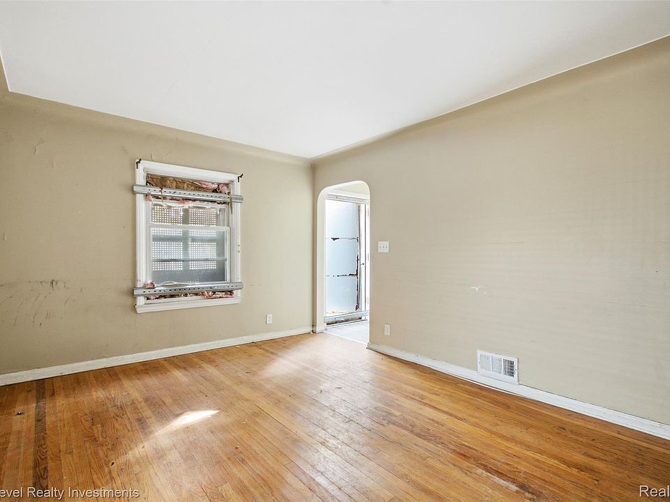 18575 Greeley St, photo 4