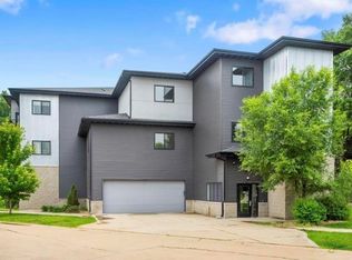 221 E 5th St STE 306, Cedar Falls, IA 50613