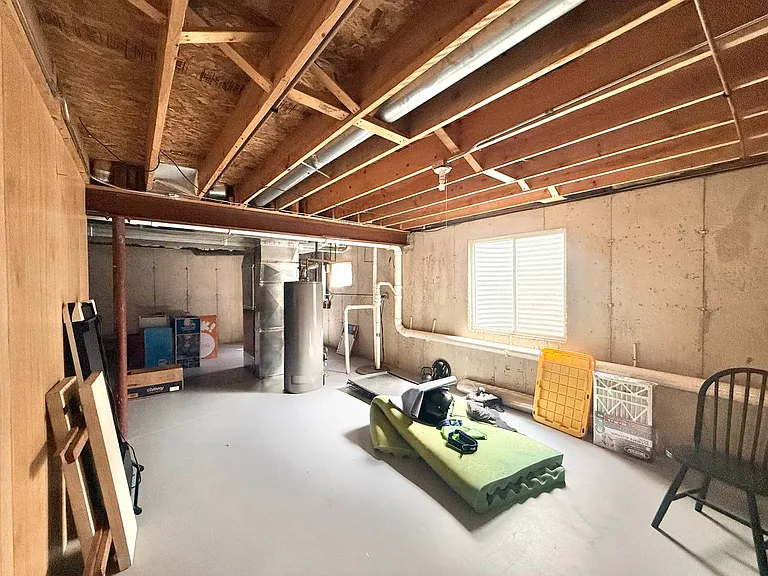 2052 Gardner Cir E — Photo 20