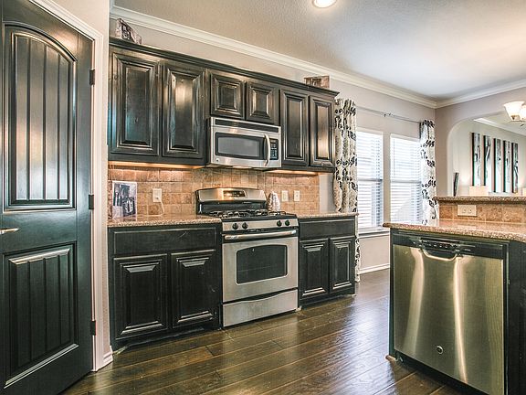 5th image of 6809 Elderberry Dr