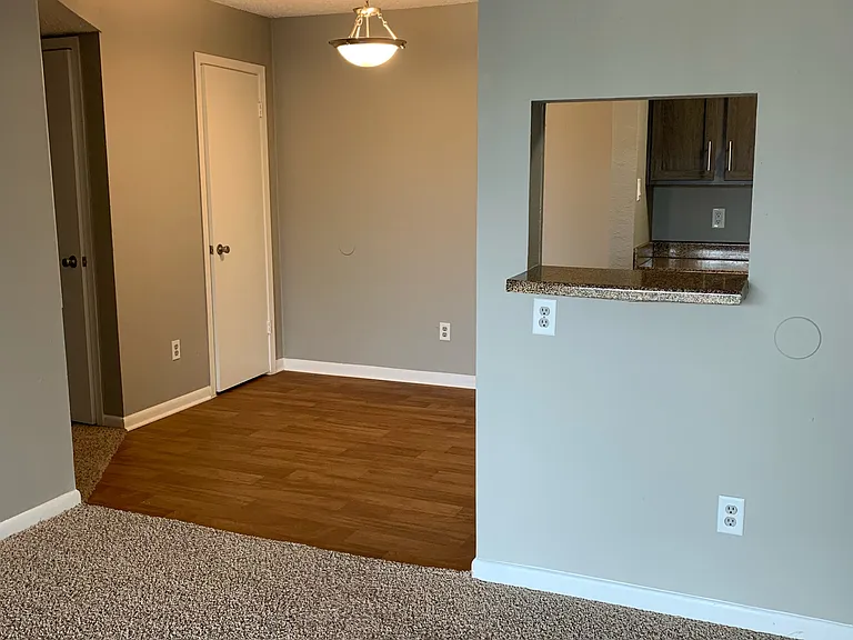 Carriage House Apartments — Photo 17
