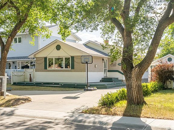2nd image of 24 Mayfair CRESCENT