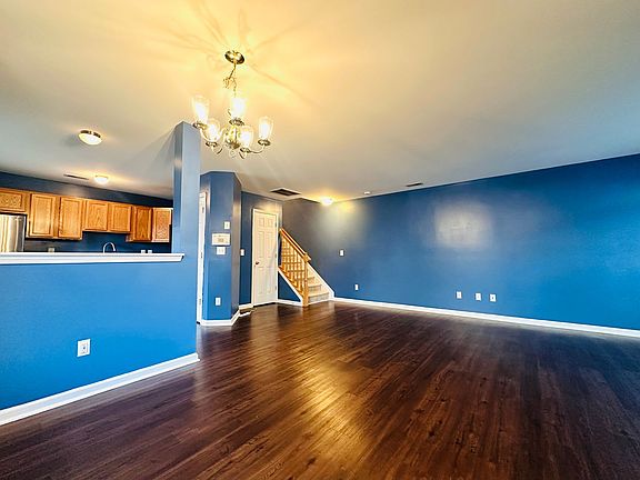 4th image of 3020 Barrymore St Unit 105