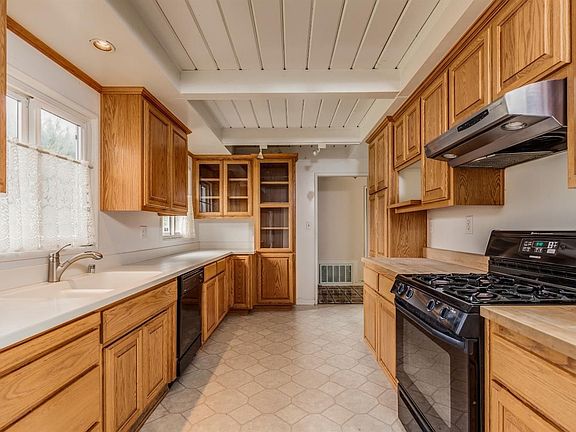 3rd image of 2312 Cortez Ln