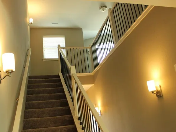 Sunset Place, 300 Sunset Pl, North Liberty, IA 52317