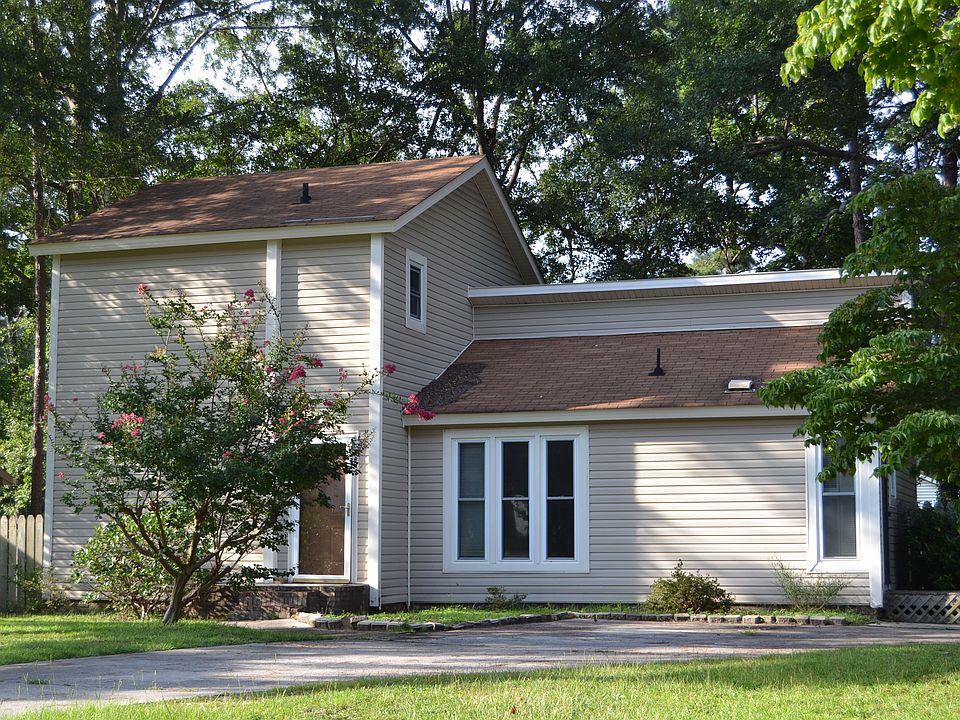 1st image of 3903 Creekwood Ln