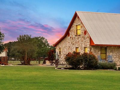 323 Luckenbach Rd, Fredericksburg, TX, 78624