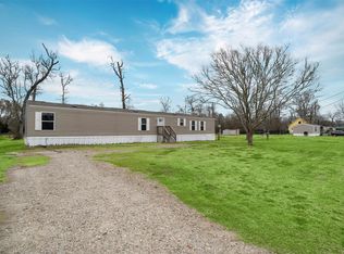5415 Carriage Trails Dr, Mont Belvieu, TX 77523