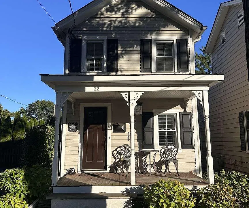 22 Maplewood Ave