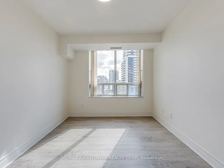 5418 Yonge St #1805 — Photo 32