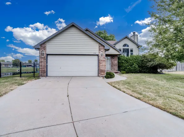 1910 Summerwood Ct, Goddard, KS 67052