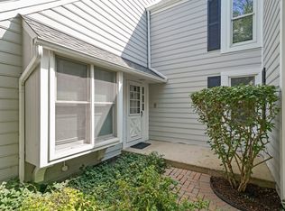 48 Whittington Crse, St Charles, IL 60174