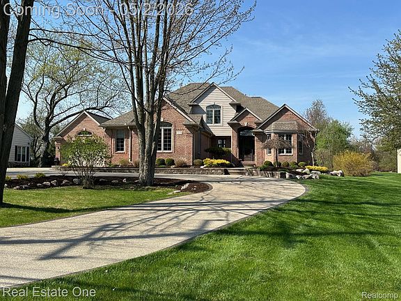 2nd image of 3648 W Tienken Rd