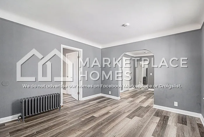 3 bed, 1.0 bath, 877 sqft, $1,395 — Photo 3