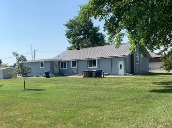 520 9th St SE, 520 9th St SE #1, Watertown, SD 57201